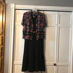 Sleeveless dress with jacket